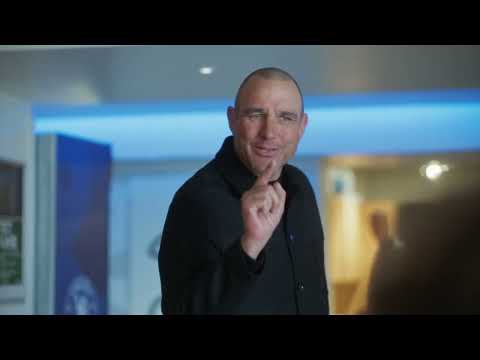 Hollywood Hardman Vinnie Jones Bursts in on Team Talk… And He's Got a Message